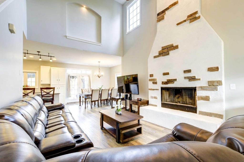Amenity-Packed Raleigh Home with Hot Tub!