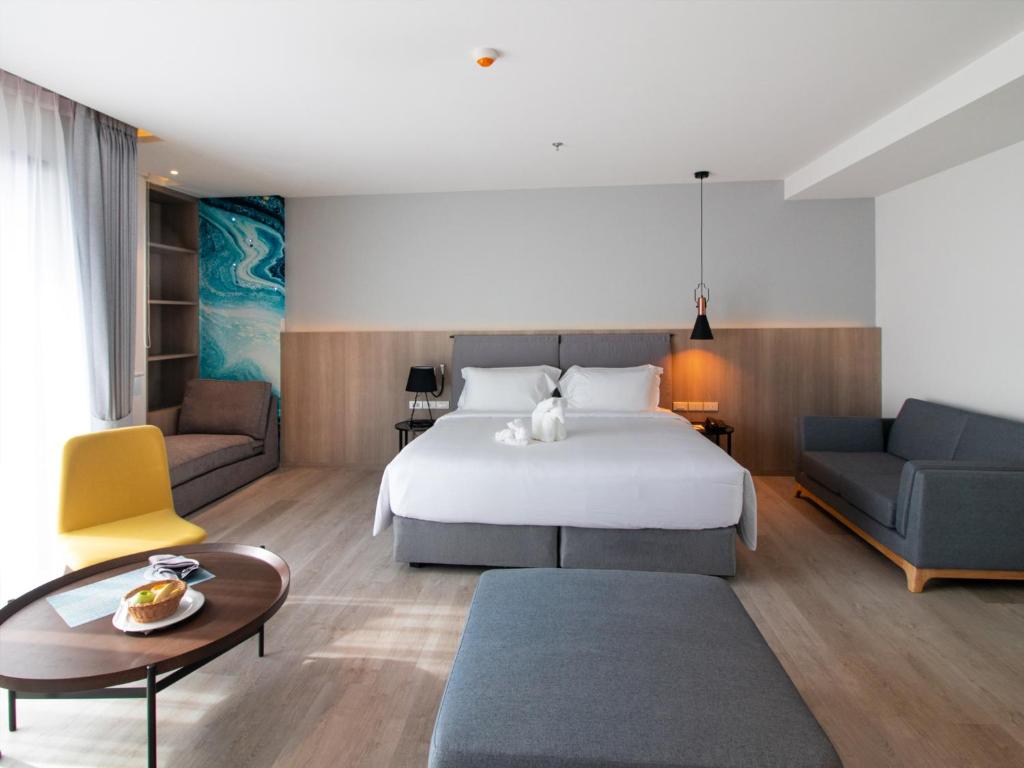 Fortune Saeng Chan Beach Hotel Rayong - SHA Plus
