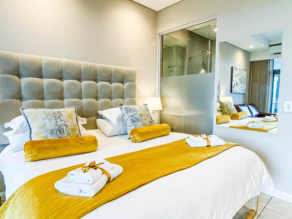 Menlyn Maine Residence Central Park studio with king bed