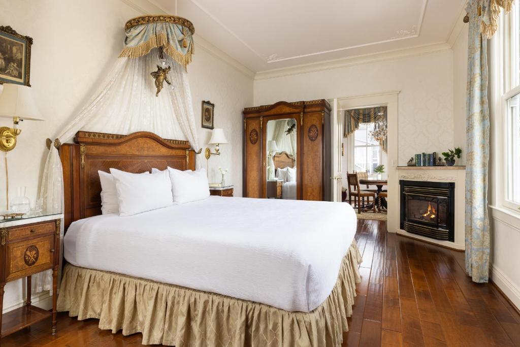 Seven Gables Inn on Monterey Bay (Pacific Grove)