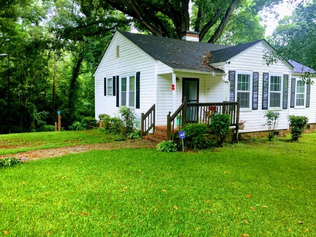 Rural retreat near all things great in Greenville