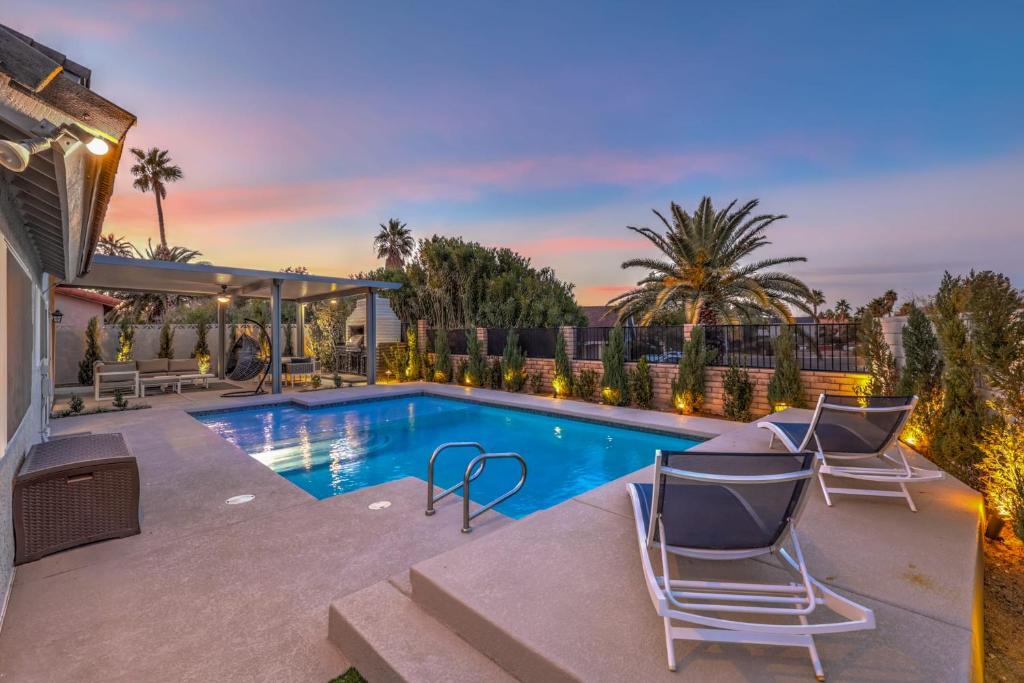 Vegas Pool w Wetdeck