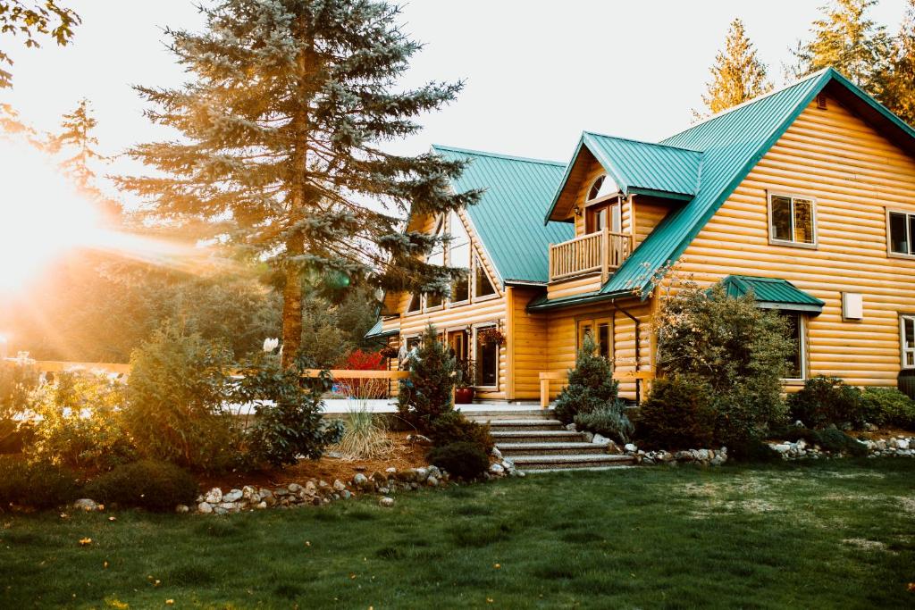 Cowichan River Lodge (Lake Cowichan)