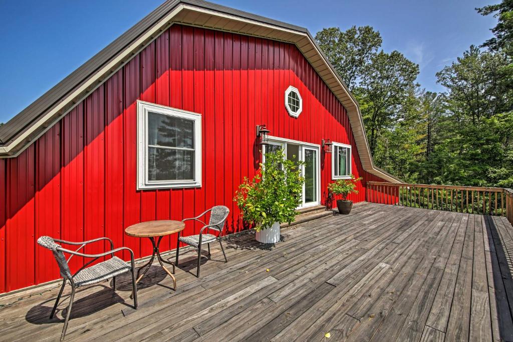 Eagle Crest Lodge - Large Group Getaway! (Mitchell)