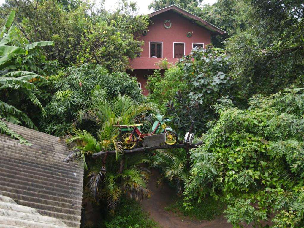 Hotel Hideaway Garage