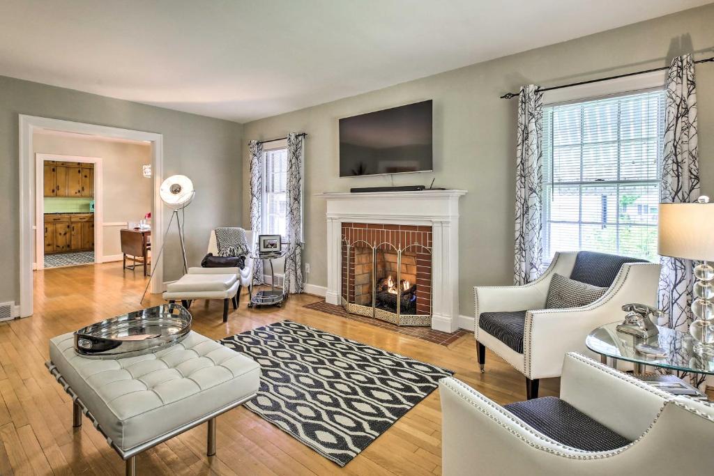 Chic and Cozy Lexington Apartment 2 Mi to Downtown!