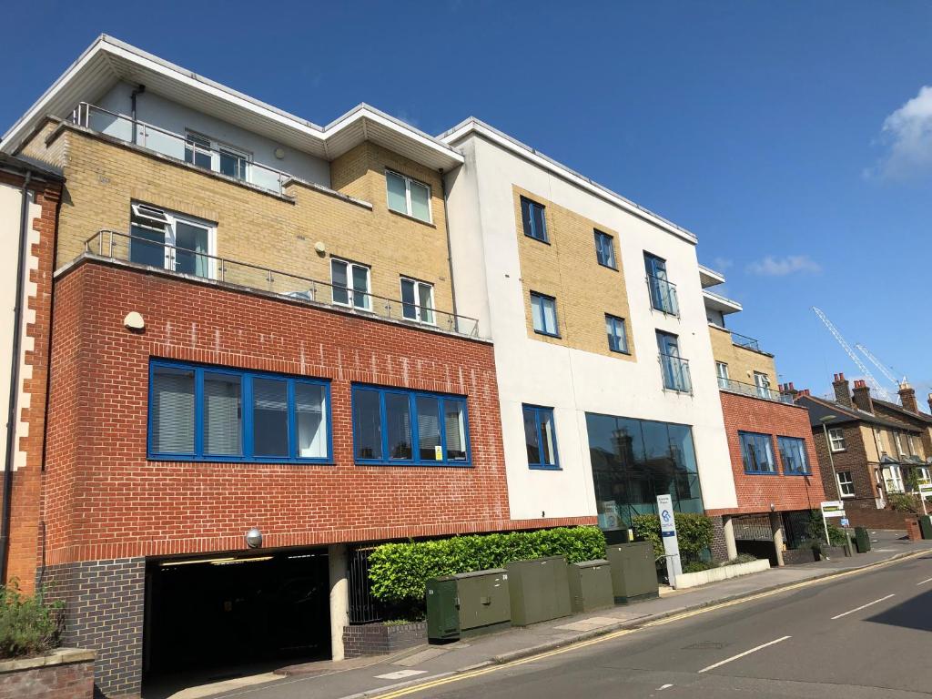 Blue Sky Apartments@ Abbots Yard