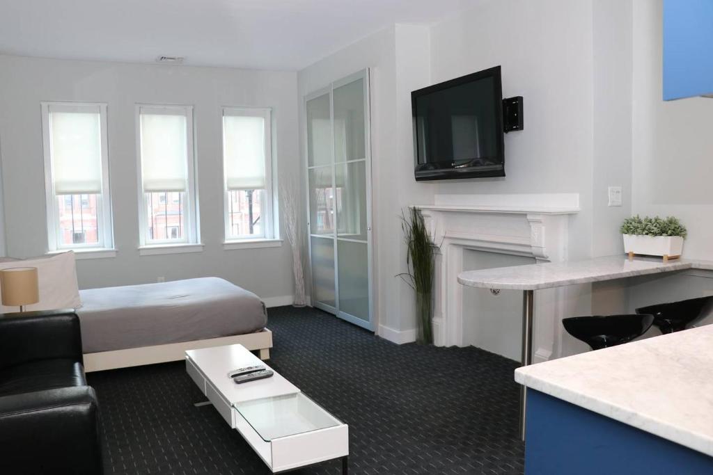 Stylish Studio on Newbury St