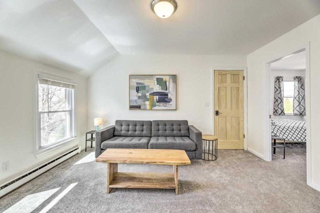 Pet-Friendly Mystic Apartment Walk Downtown! (Mystic)