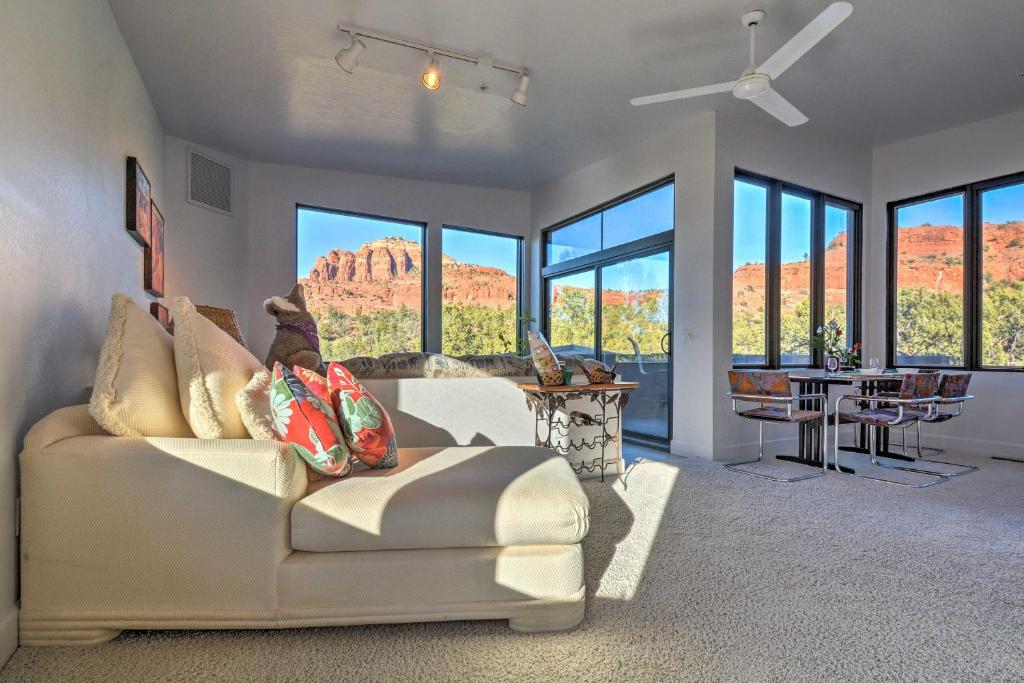 2-Acre Sedona Casita with Fireplace and Red Rock Views