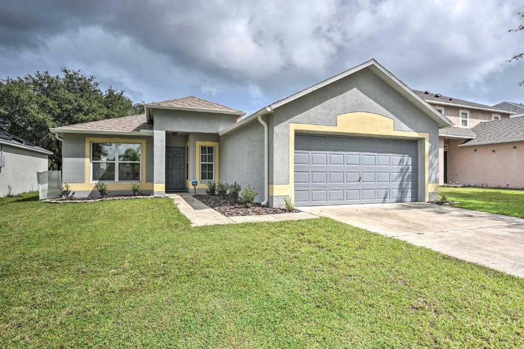 Charming Clermont Home - 10 Miles to Disney Parks!