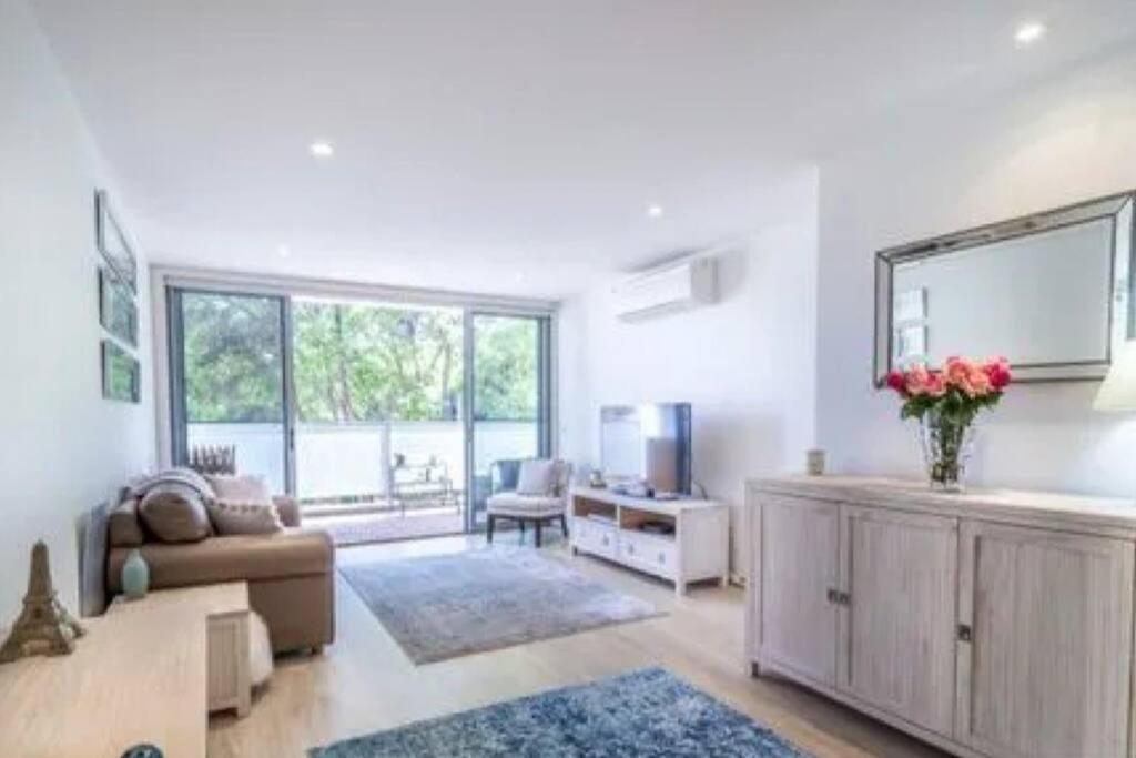Envy 11 Luxe 1BR Apt Braddon WiFi Wine Secure Parking Canberra