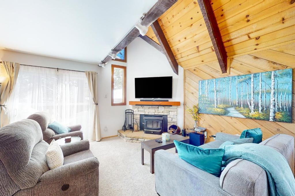 Mammoth View Villas 45