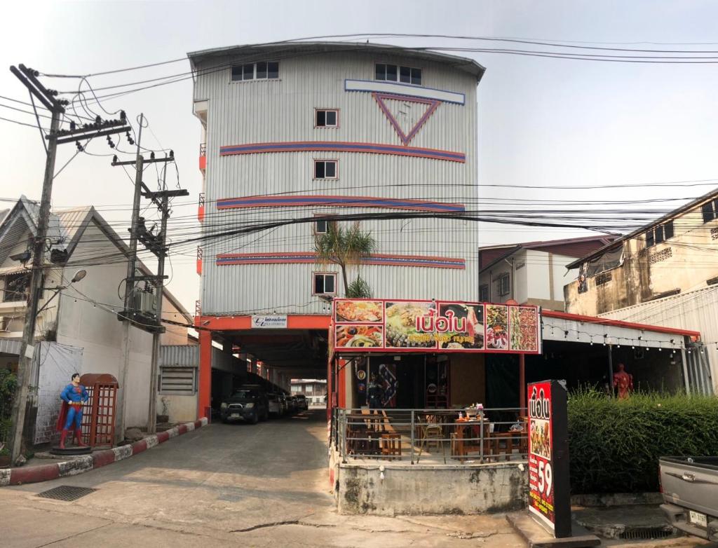 โรงแรมโลตัสคอนโดเทล