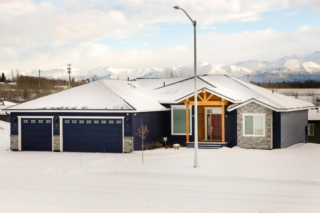 Chugach Mountain View Home