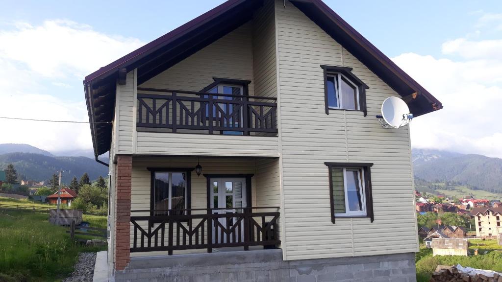 BEE HOUSE Поляниця Апартаменти