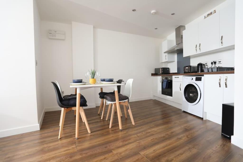 Plush 2-bedroom apartment Coventry city center