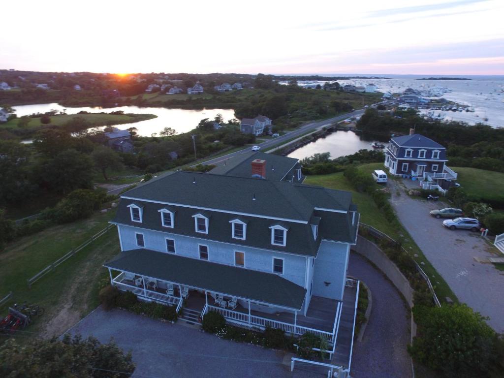 Payne's Harbor View Inn (New Shoreham)