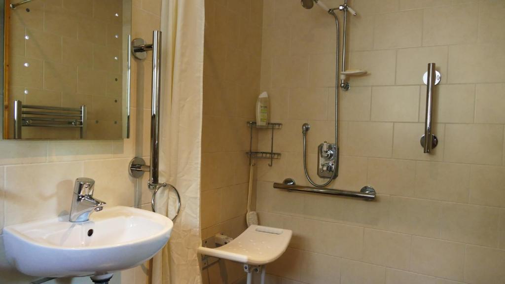 cosy ground floor disabled friendly room in farm house