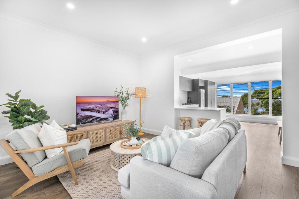 Brilliant Natural Light and Harbour Views
