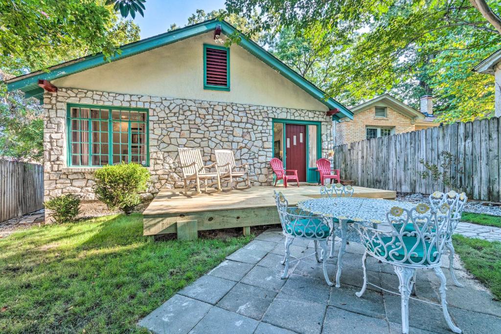 Hot Springs Home with Hot Tub