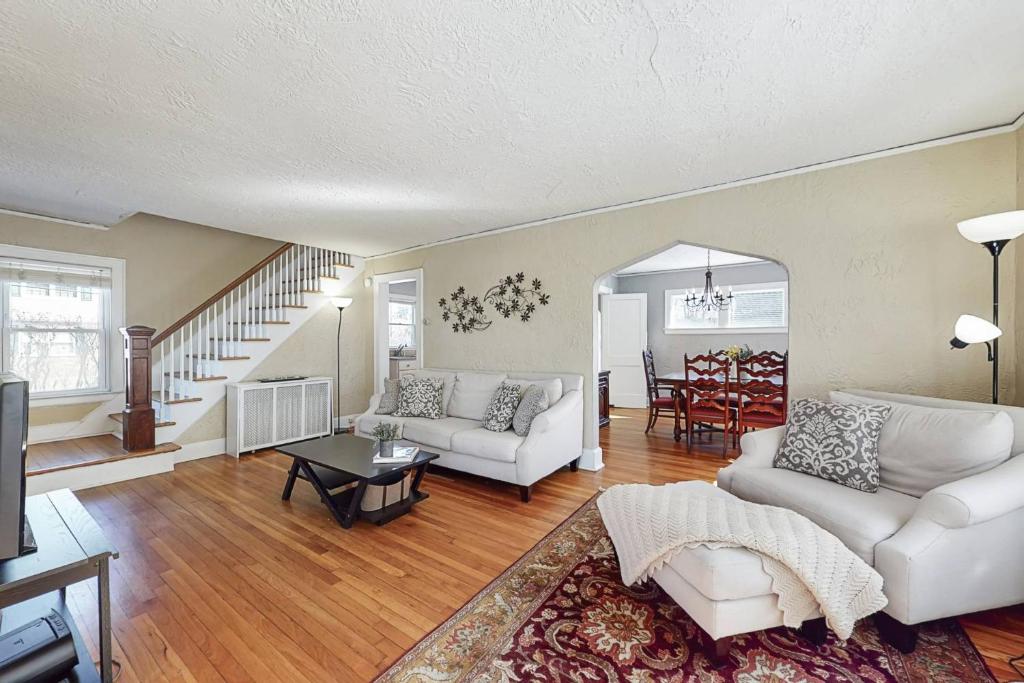 Belltown Retreat (Stamford)