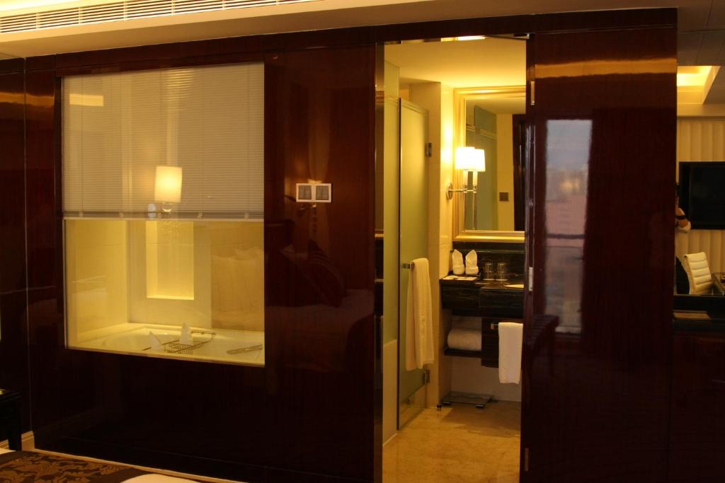 Legend International Hotel
