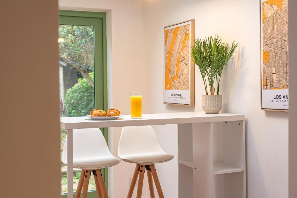 Sleeps 6 - 2 Bedroom Reading House - With WiFi