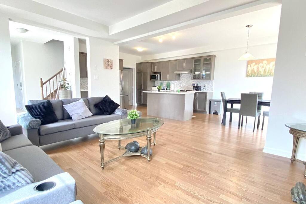 Brand new 3 bedrooms villa with free parking+wifi