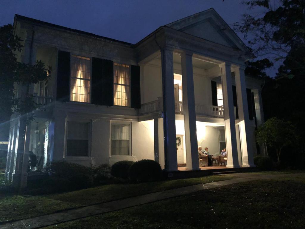 The Montgomery B&B (Starkville)