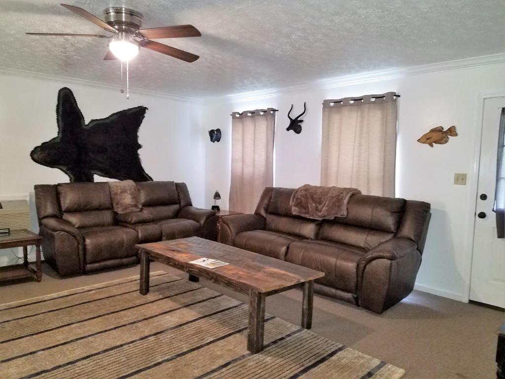 KY Lake Area Cabin (Aurora)