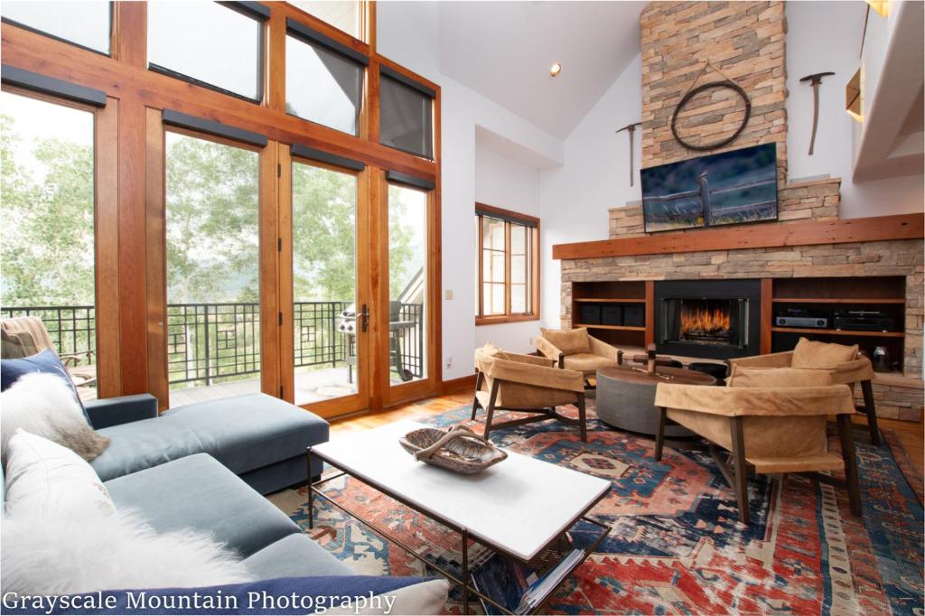 Aspen Ridge 16