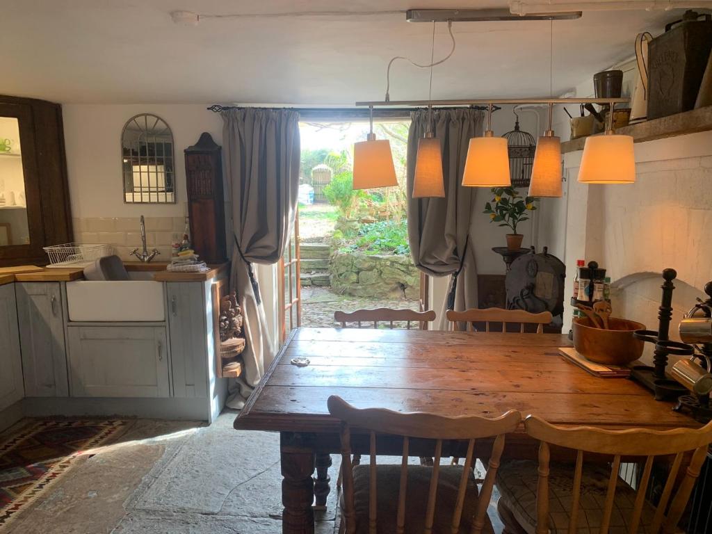 Central Taunton Garden Apartment