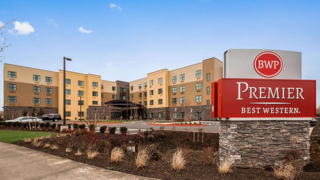 Best Western Premier Hotel at Fisher's Landing (Vancouver)