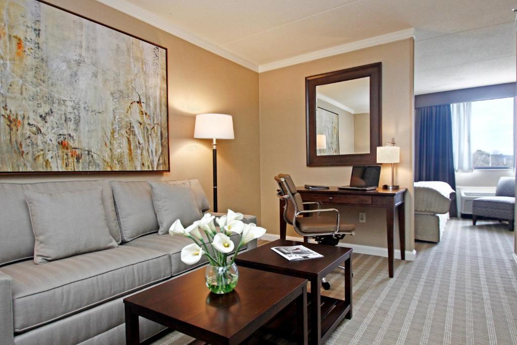 Ethan Allen Hotel (Danbury)