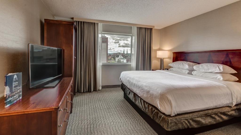 Embassy Suites Cincinnati - RiverCenter (Covington)