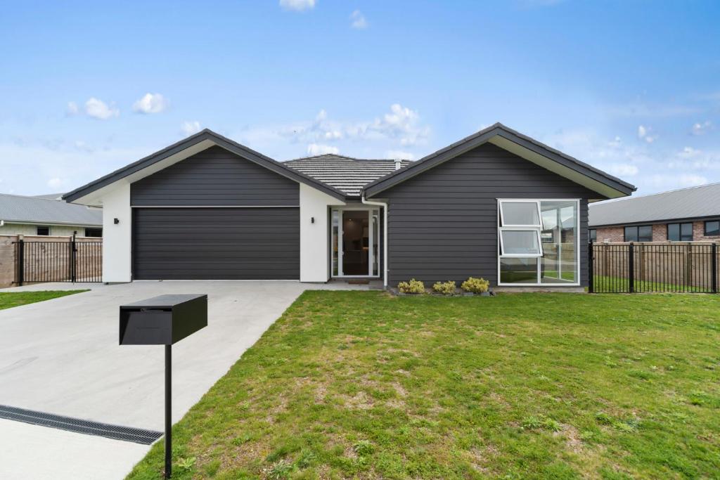 Lakeview Haven - Wharewaka Holiday Home