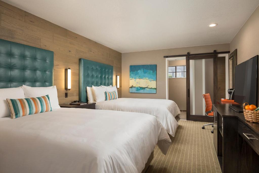 Wave Street Inn (Monterey)