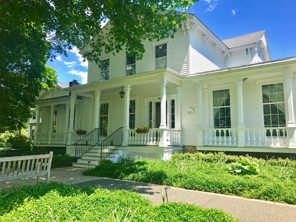 The Old Lyme Inn (Old Lyme)