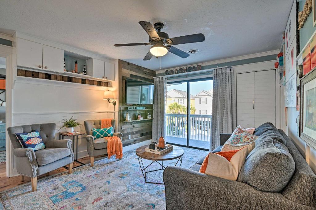 Eclectic Condo with Balcony 1 Block to Beach! (Myrtle Beach)
