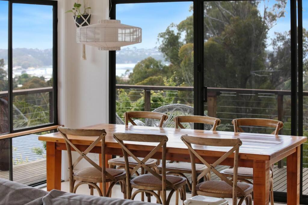 Treehouse on the Coast - pet friendly (Merimbula)