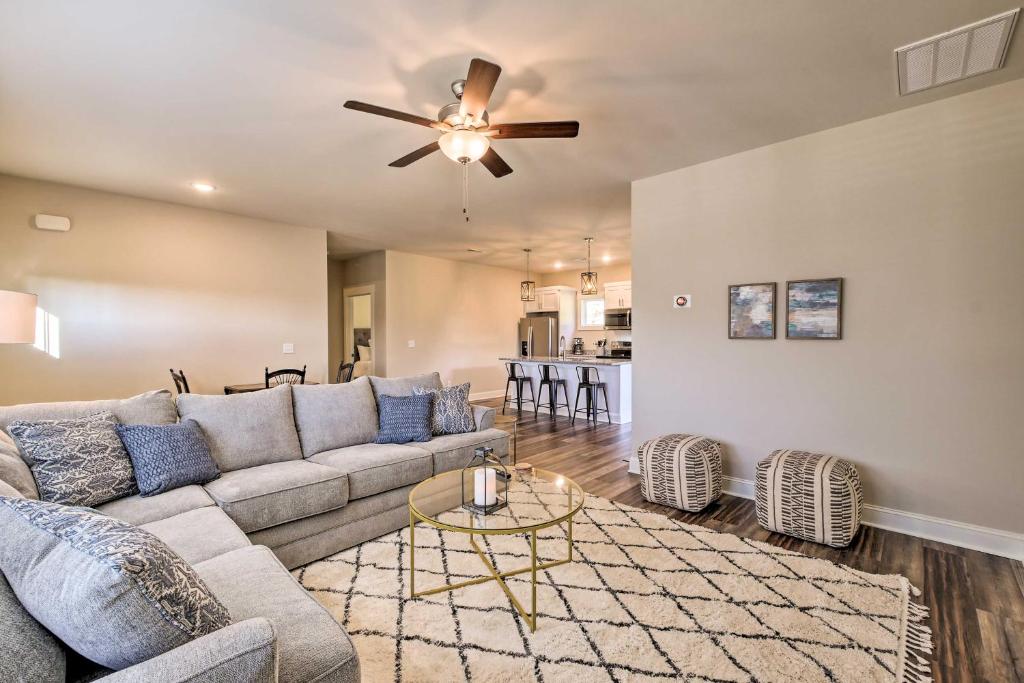 Wooded Escape with Beautiful Backyard and Mtn Views!