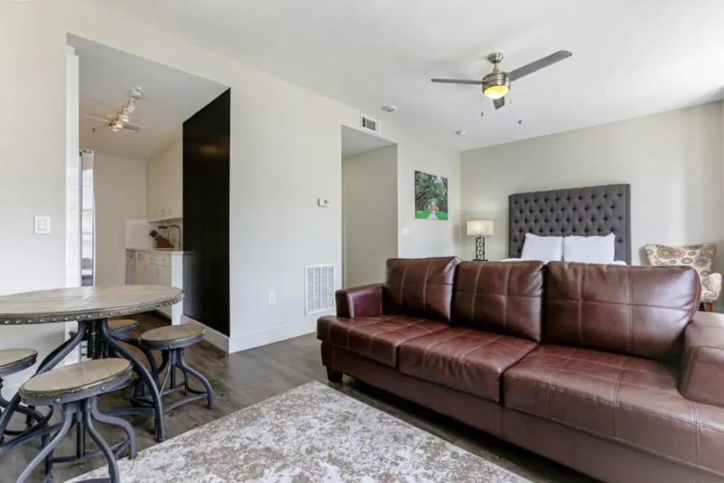 Cozy Studio Near French Quarter