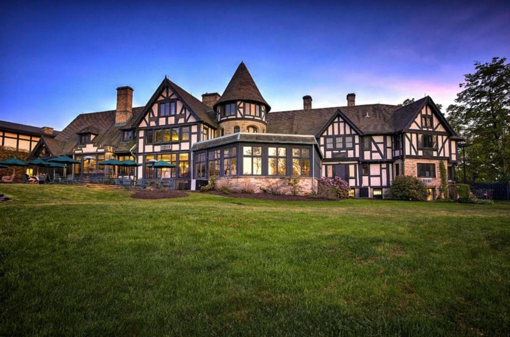 Punderson Manor Resort & Conference Center (Burton)