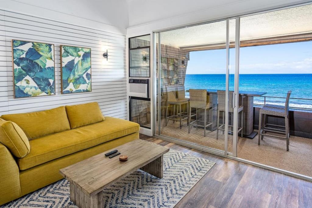 Modern-Rustic Beach Renovation Direct Oceanfront Penthouse (Kahana)