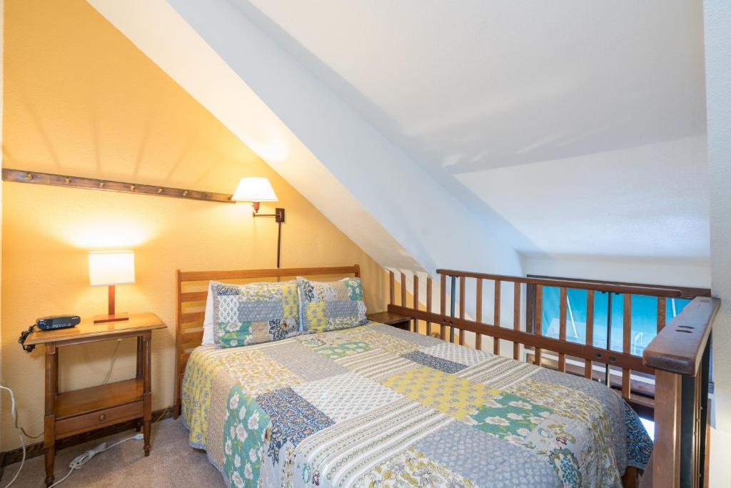 Manitou Lodge 10 Hotel Room