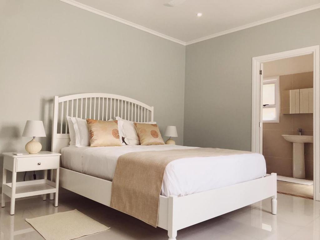 Panorama Guesthouse & NEW Apartments Beau Vallon