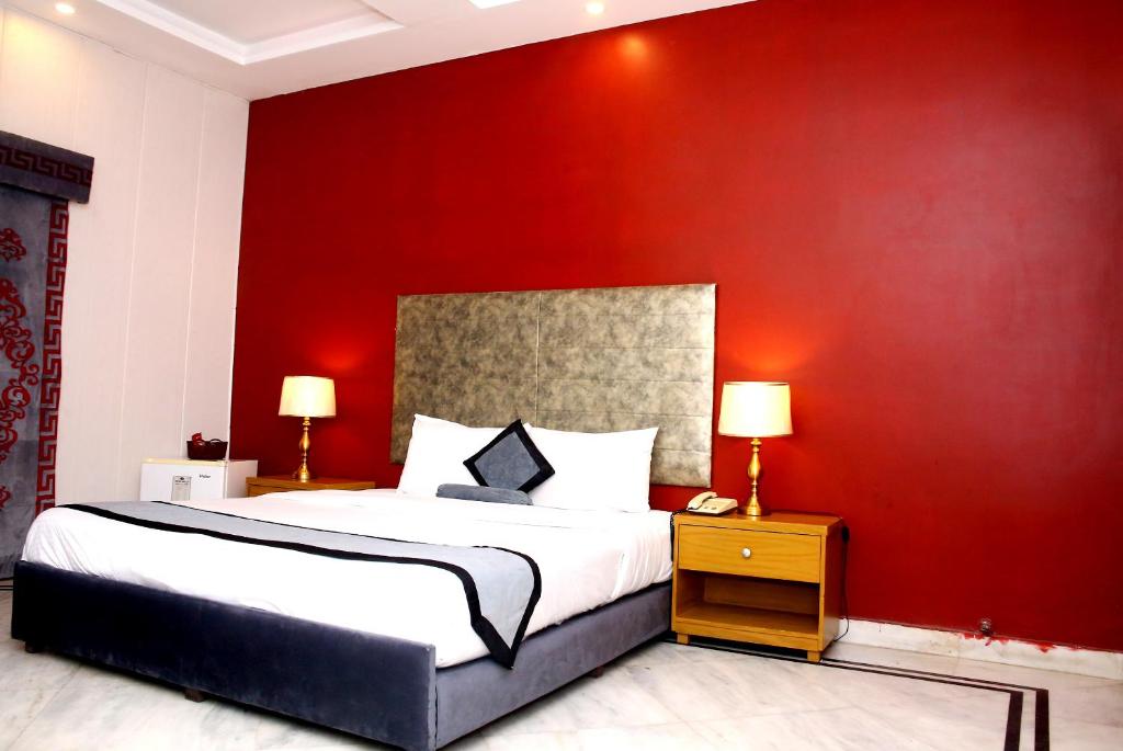 Hotel Premier inn Mall Lahore