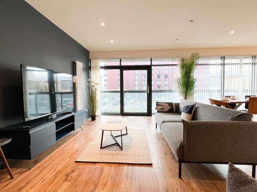 Lovely two bed apartment in Finnieston
