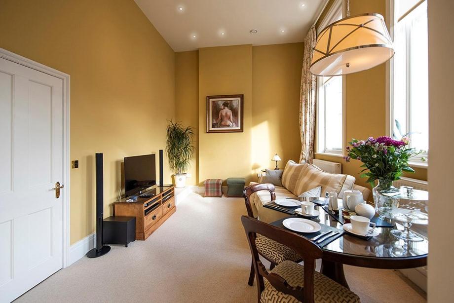 Arkle - Five Star Town Centre Apartment